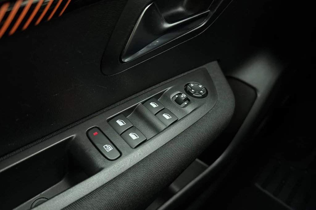 Peugeot 208 – foto 16