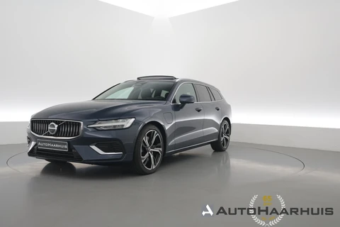 Volvo V60 2.0 T6 Plug-in hybrid AWD Plus Dark | Pano | HUD | Memory Seats | 360cam | 19'' | Leder | Bliss | Pilot Assist | H&K Audio