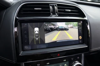 Jaguar XE – thumbnail 31