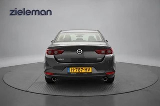 Mazda 3 – thumbnail 4