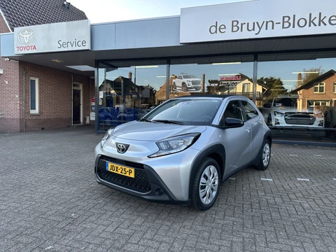 Toyota Aygo X 1.0 VVT-i Automaat Play Cabriodak / climate control / cruise control / Toyota 10 jaar garantie programma / Toyota Pechhulppas / rijklaarprijs