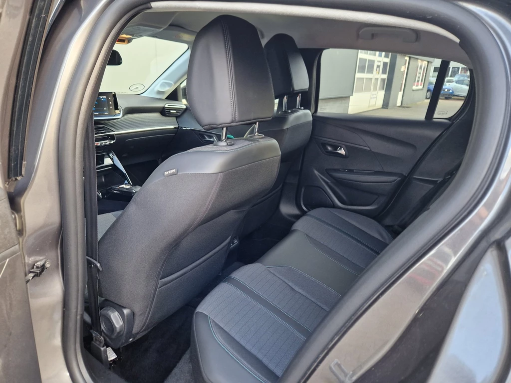 Peugeot 208 – foto 12