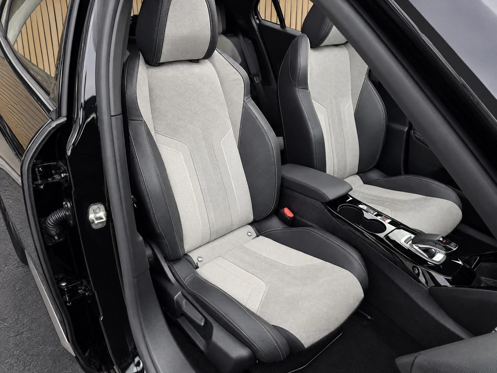 Peugeot e-2008 – foto 12