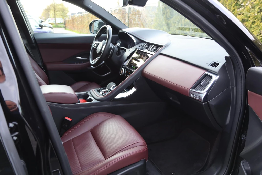 Jaguar E-PACE – foto 61