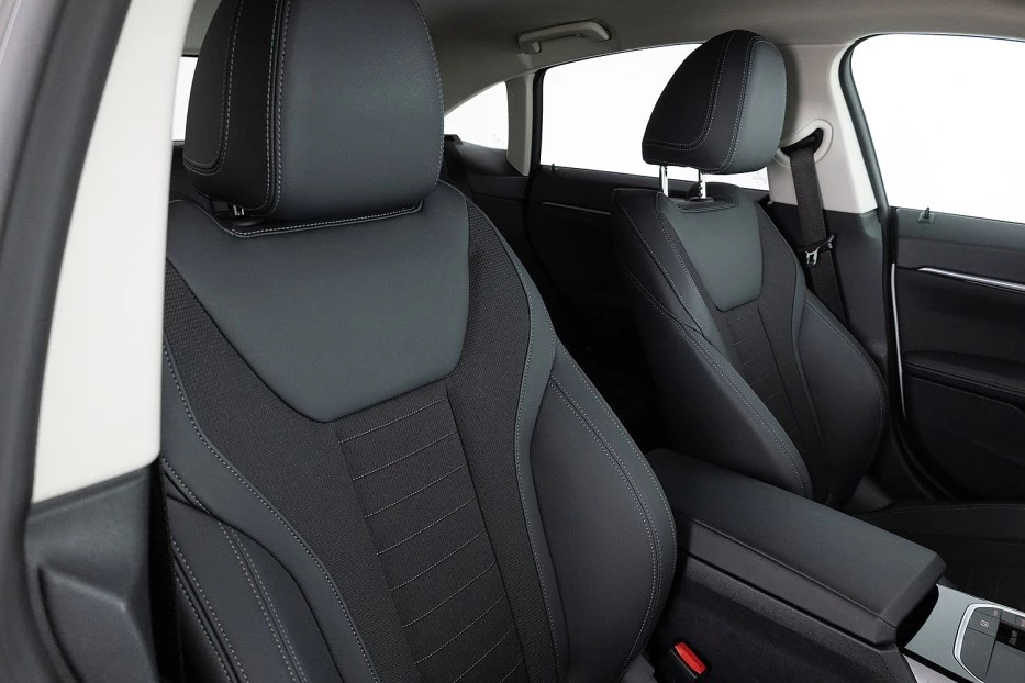 BMW i4 – foto 14