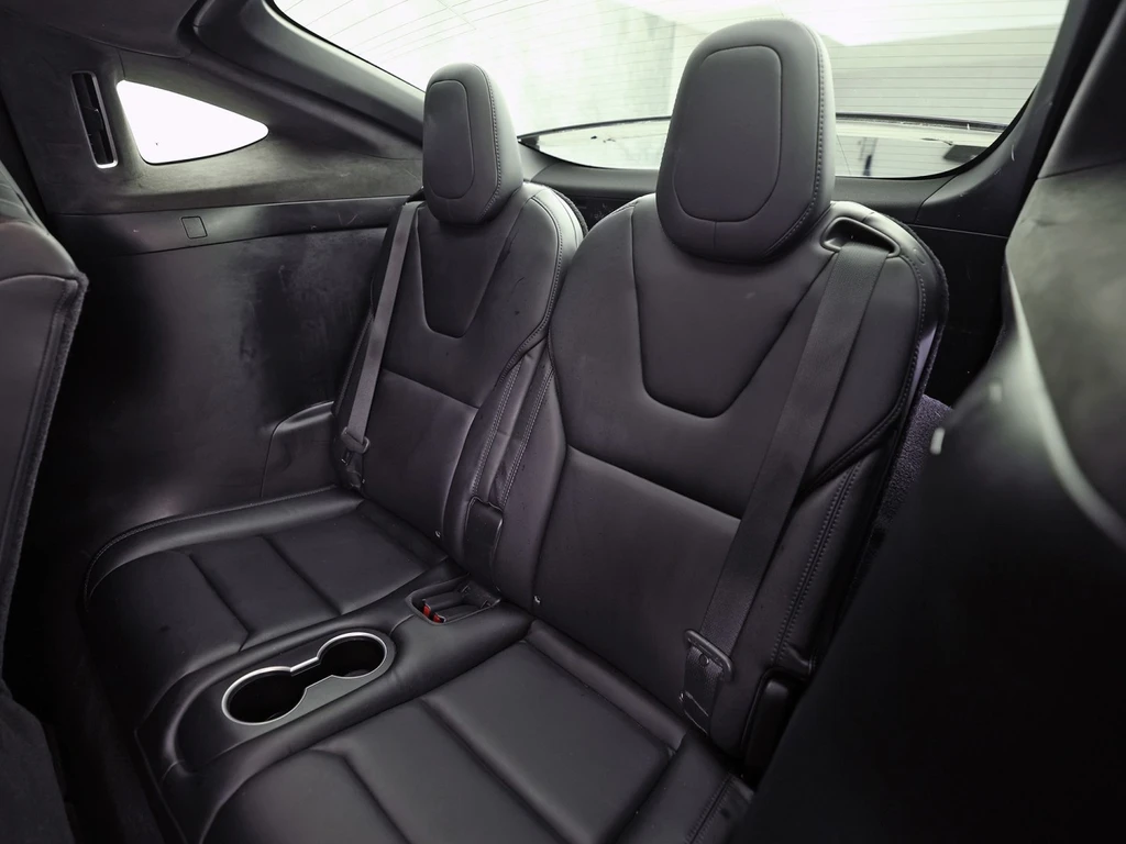 Tesla Model X – foto 16