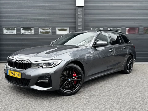 BMW 3 Serie Touring 330e High Executive M-Sport Shadowline 293PK | Laser | H&K Audio | Camera | NL Auto | €31.900,- Incl. BTW