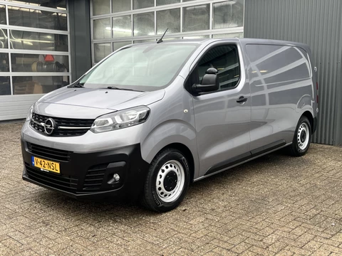 Opel Vivaro 1.5 CDTI L2H1 Marge BTW en BPM vrij!! Airco Cruise controle Navigatiesysteem 2-Persoons Parkeerhulp achter Apple carplay 1e eigenaar Euro 6 Bpm en Btw vrij voor particulier gebruik !!