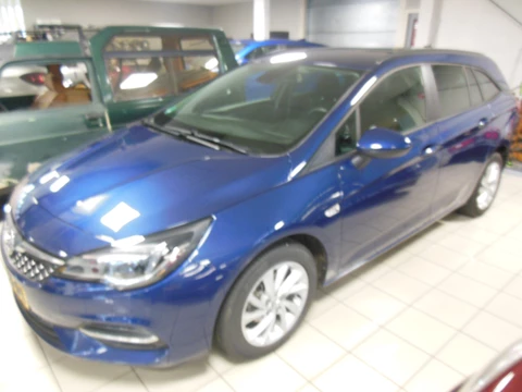 Opel Astra Sports Tourer 1.4 Business Edition AUTOMAAT Staat in De Krim