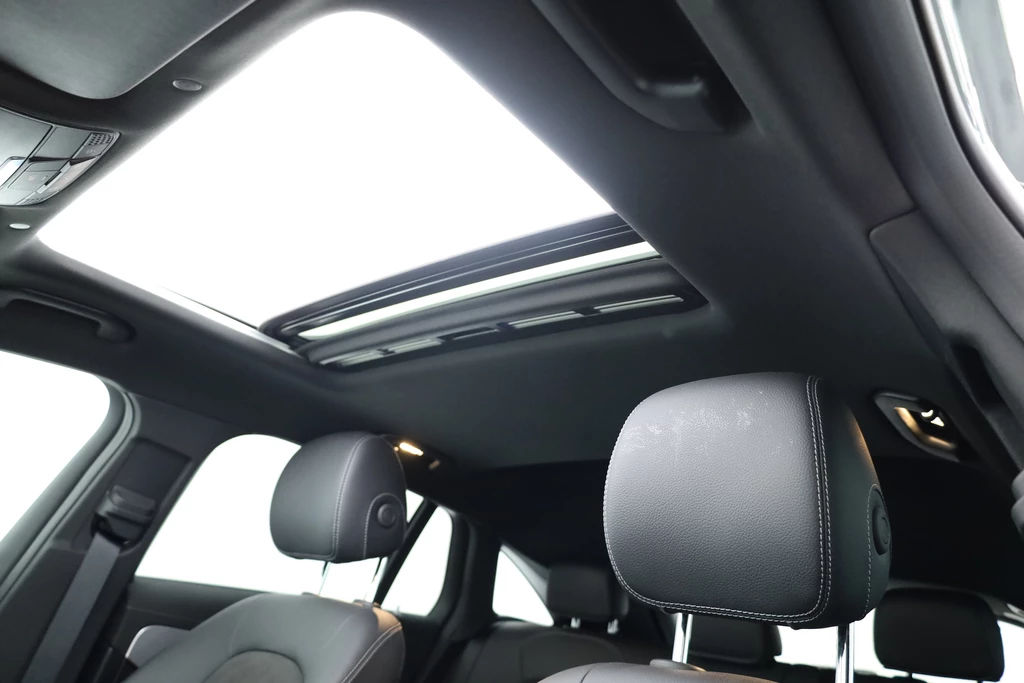 Mercedes-Benz EQC – foto 33
