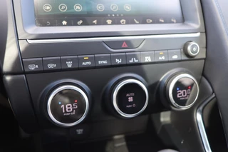 Jaguar E-PACE – thumbnail 12