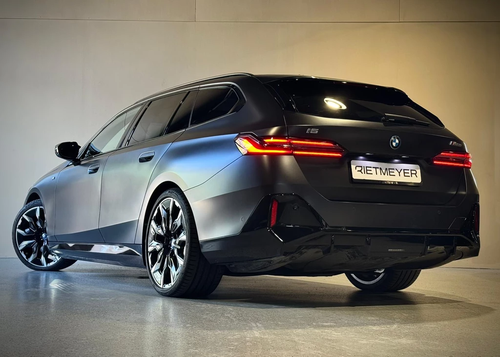 BMW i5 – foto 4