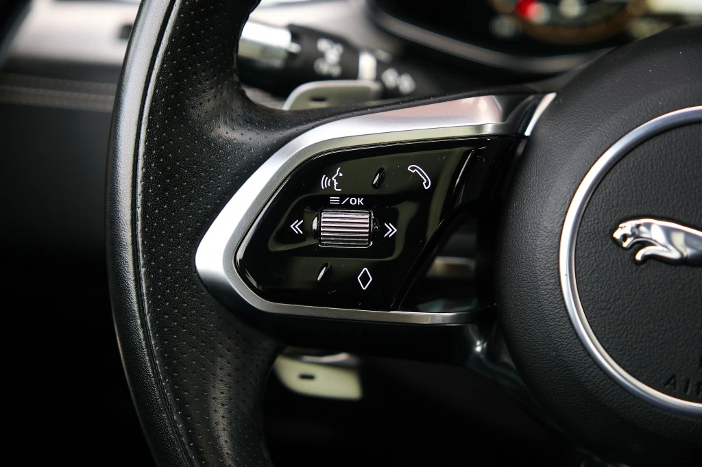 Jaguar F-PACE – foto 34