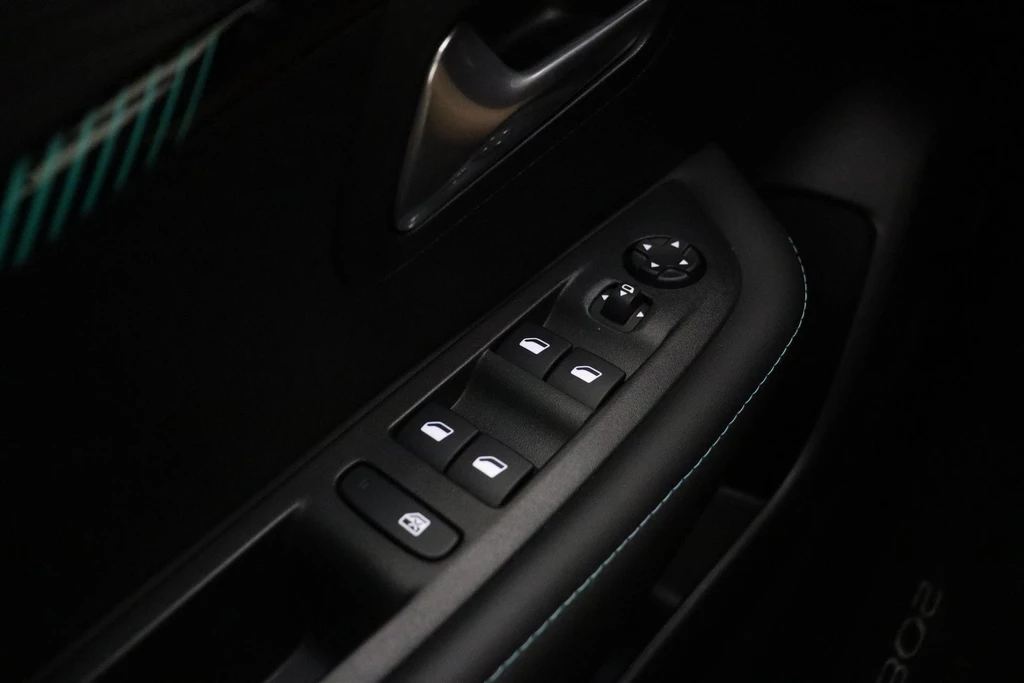 Peugeot 208 – foto 18