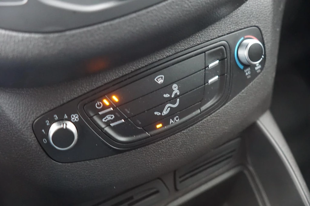 Ford Transit Courier – foto 17