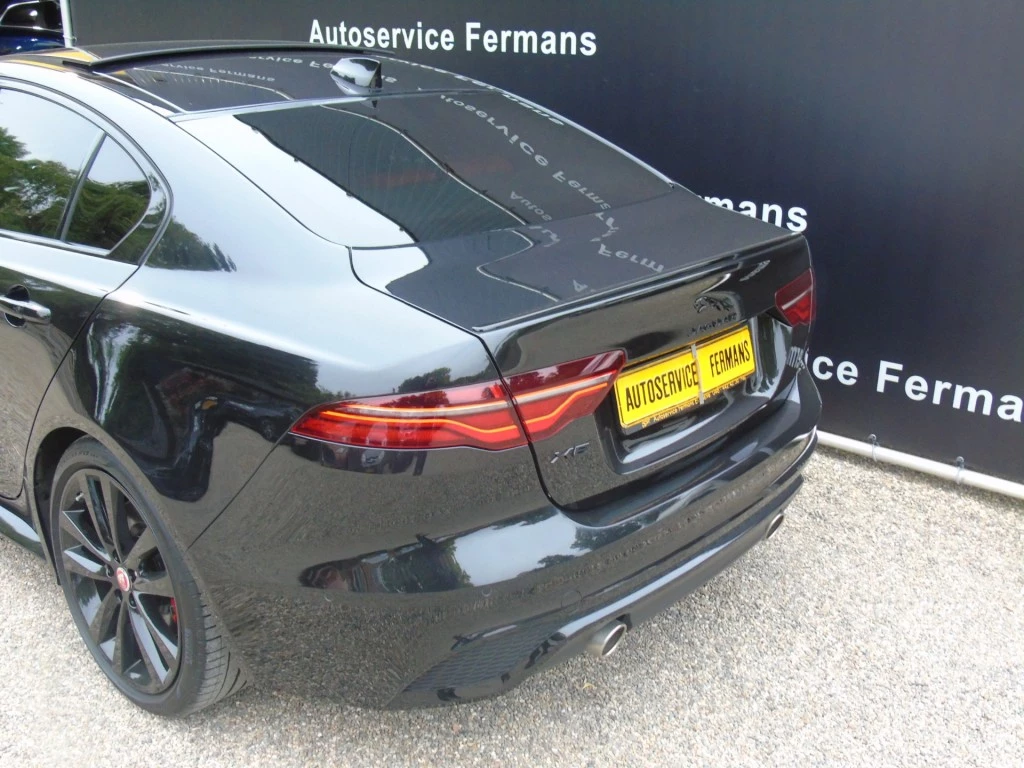 Jaguar XE – foto 9