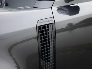 Land Rover Defender – thumbnail 23