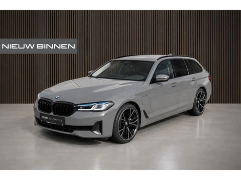 BMW 5 Serie Touring 530e Business Edition Plus | Harman Kardon | Stoelverwarming | Head-Up Display | 360 Camera | Adaptive Cruise Control | Keyless | Laser LED | Driving Assistant Professional | Navigatie | Apple Carplay | Berninagrau Ber