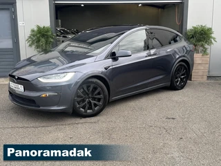 Tesla Model X – thumbnail 1