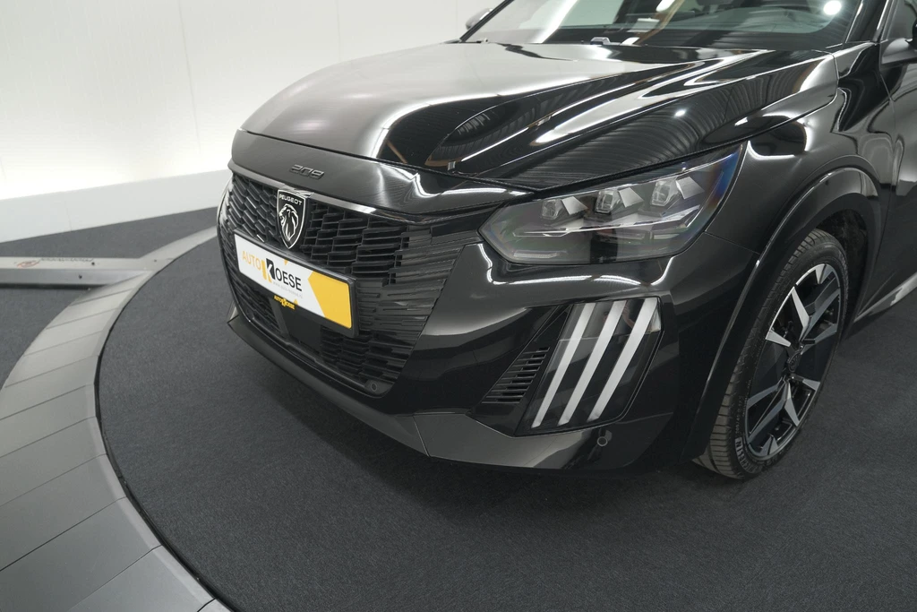 Peugeot 208 – foto 1