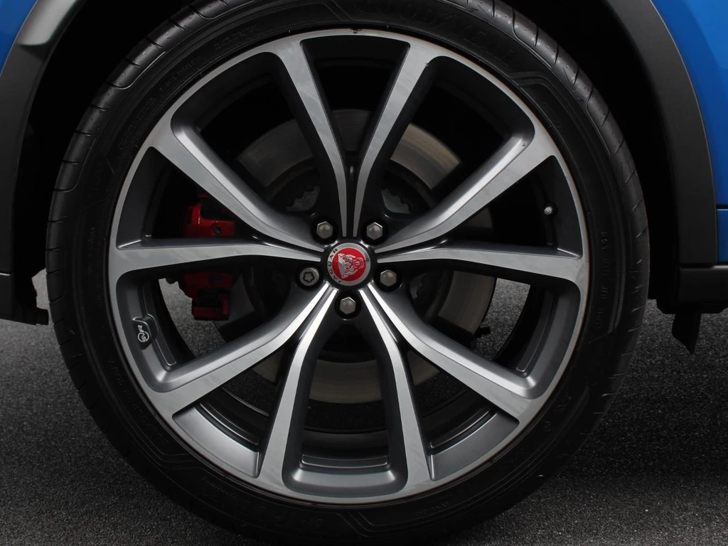 Jaguar F-PACE – foto 8