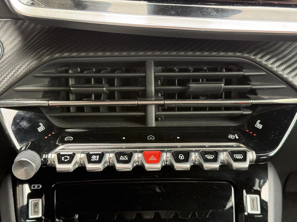 Peugeot 208 – foto 19