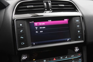 Jaguar F-PACE – thumbnail 31