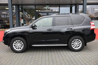 Toyota Land Cruiser – thumbnail 2