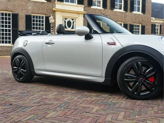MINI Cooper Cabrio – thumbnail 2