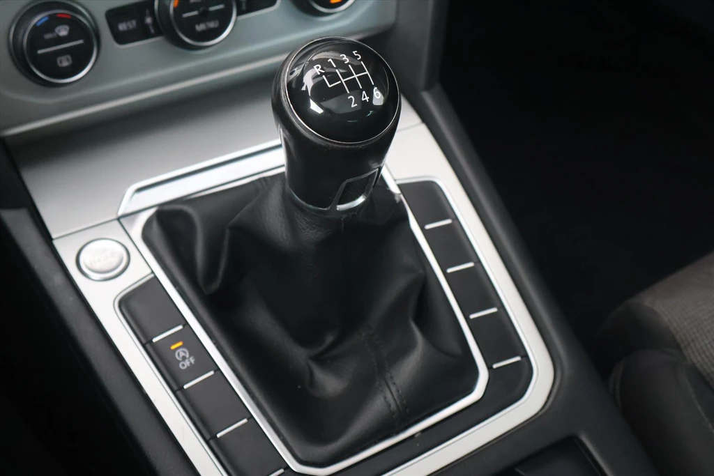 Volkswagen Passat – foto 28