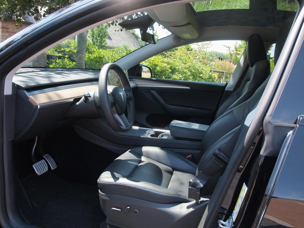 Tesla Model Y – foto 11