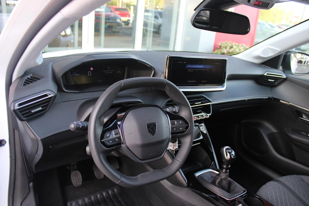 Peugeot 208 – foto 11
