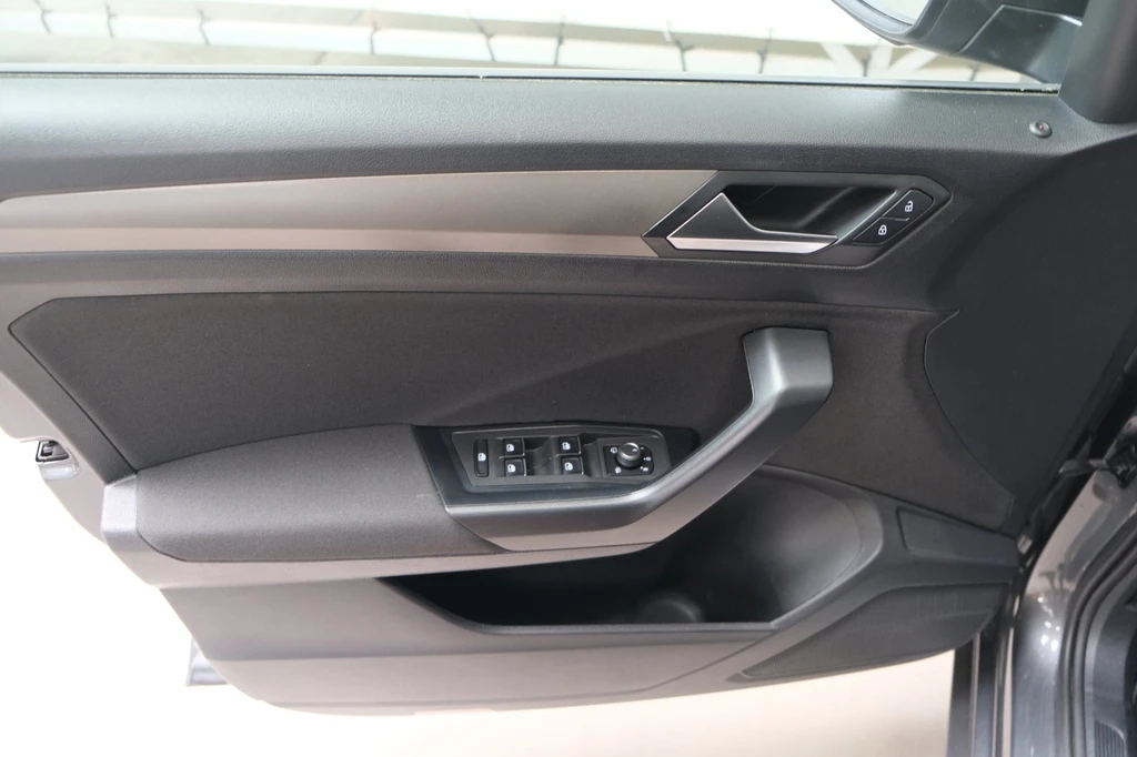 Volkswagen T-Roc – foto 10