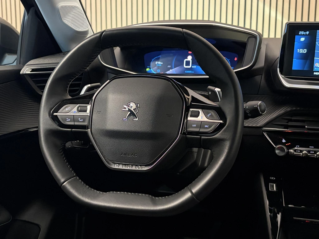 Peugeot 208 – foto 18