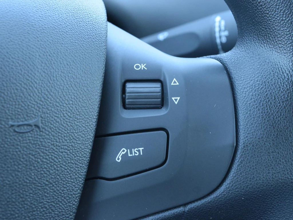 Peugeot 208 – foto 16