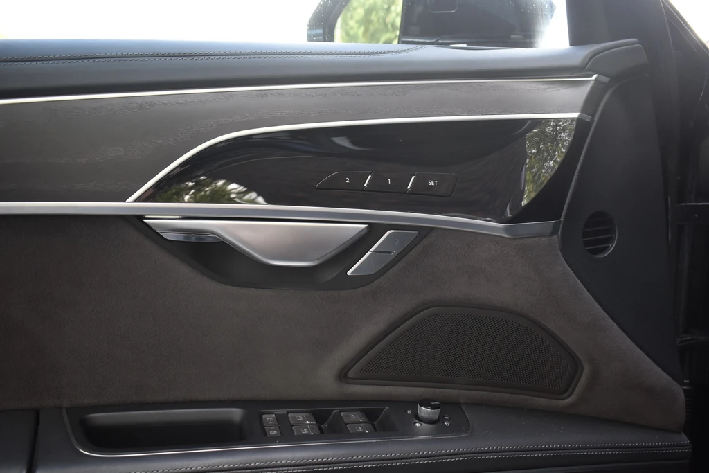 Audi A8 – foto 31