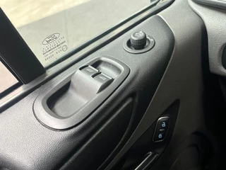Ford Transit Custom – thumbnail 15