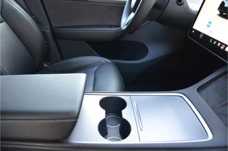 Tesla Model Y – thumbnail 8