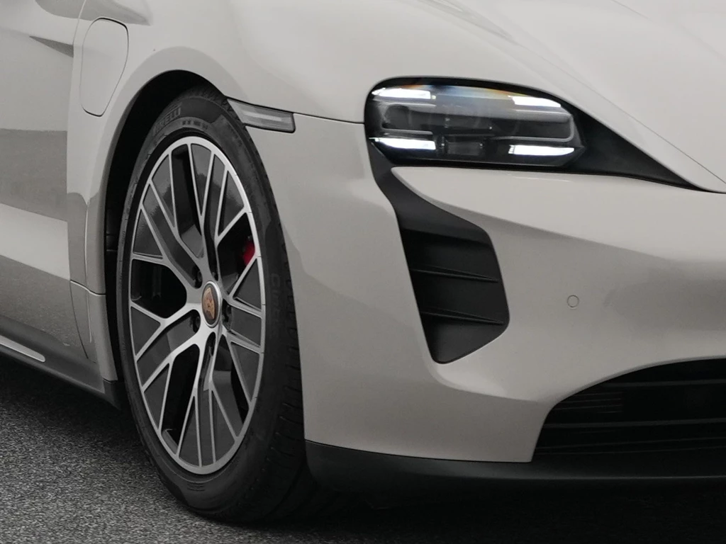 Porsche Taycan – foto 30