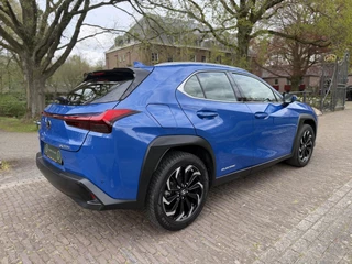 Lexus UX – thumbnail 5
