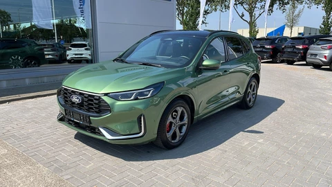 Ford Kuga 2.5 FHEV ST-Line X | 190pk | Driver Assistance Pack | Technology Pack | Panoramadak | Geen stekker nodig | Winterpack | All Weather Banden | 1.600kg Trekgewicht