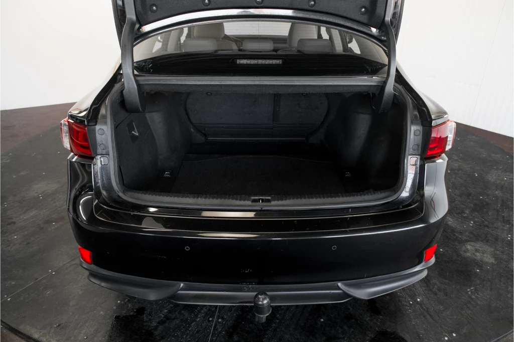 Lexus IS – foto 36