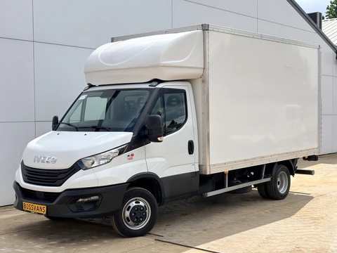 Iveco Daily 35C16 3.0 160PK Bakwagen Laadklep Zijdeur Camera Climate Control Bluetooth Meubelbak Koffer