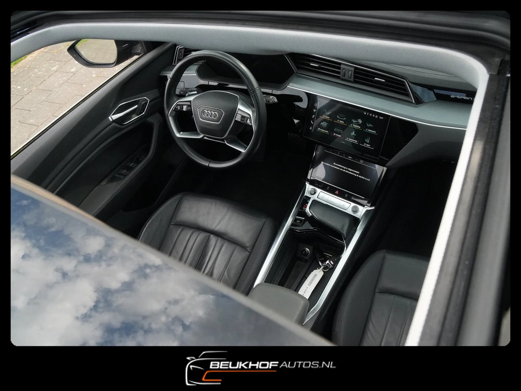 Audi e-tron – foto 12