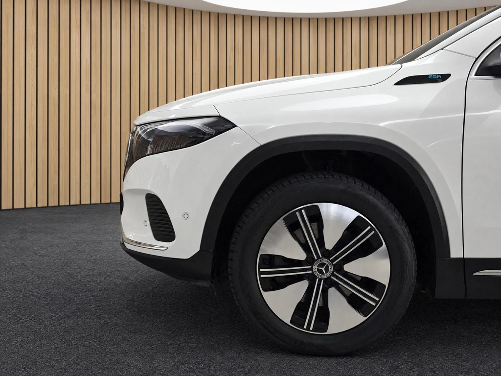 Mercedes-Benz EQA – foto 12