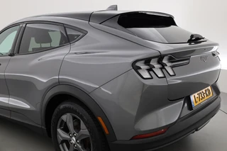 Ford Mustang Mach-E – thumbnail 3