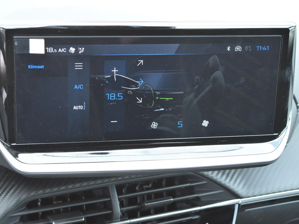 Peugeot 208 – foto 12