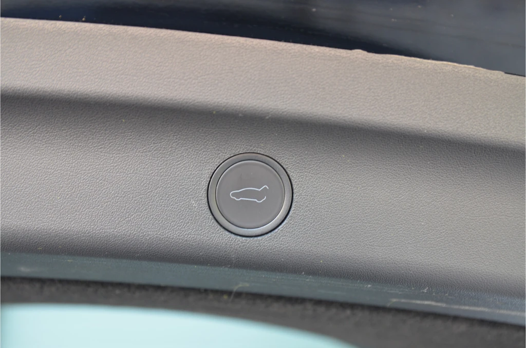 Tesla Model Y – foto 32