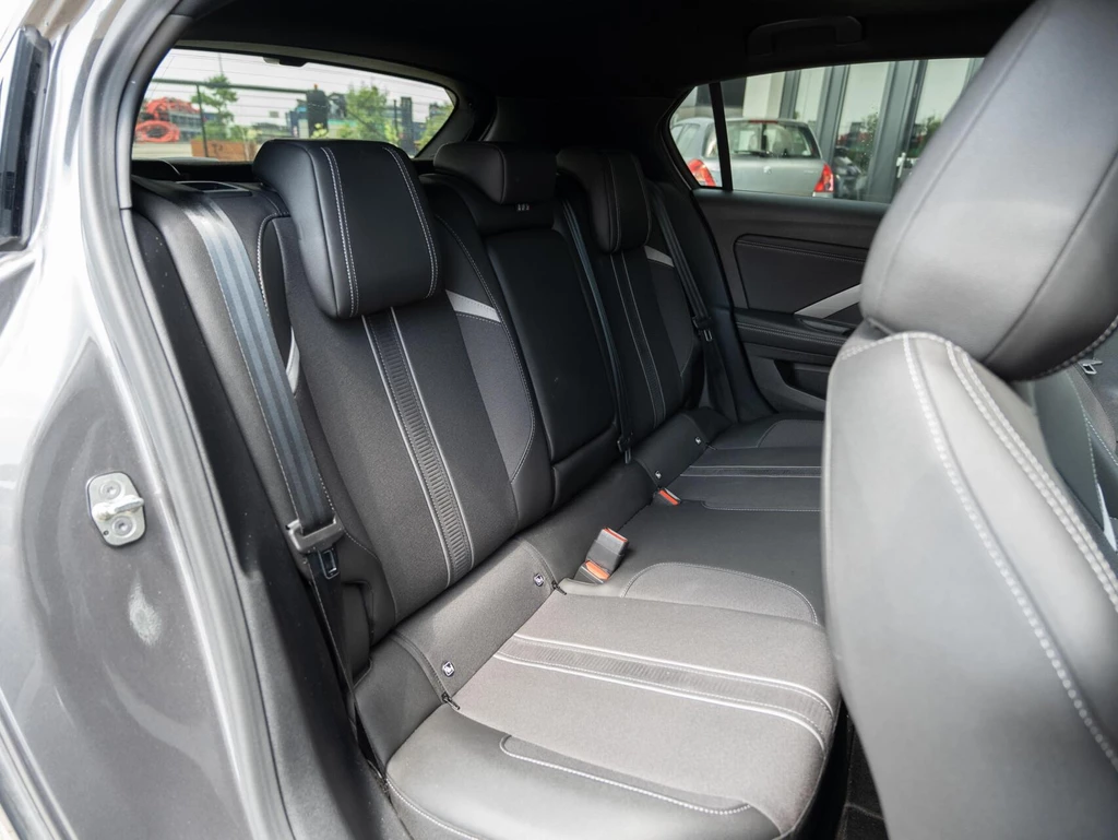 Opel Astra – foto 37