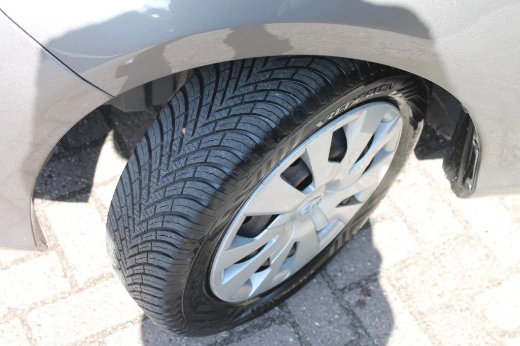 Toyota Yaris – foto 12